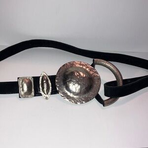 Vtg Hammered Silver Metal and Black Women's Adjustable‎ Belt
